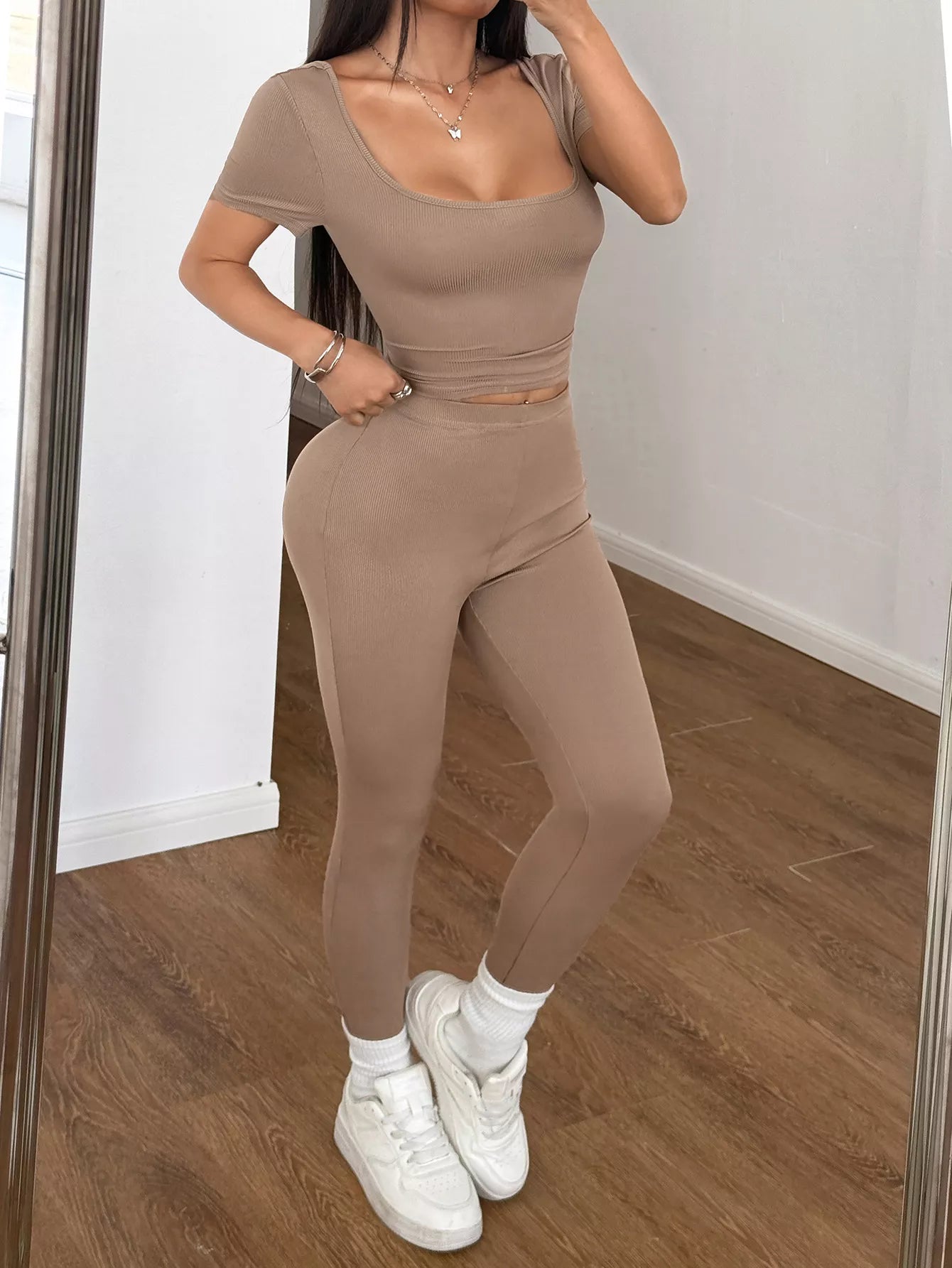 00aa36f052fe4f64978ee0361e6342f9-Max-Origin.jpg Short Sleeve Top and Leggings Set - Image 6