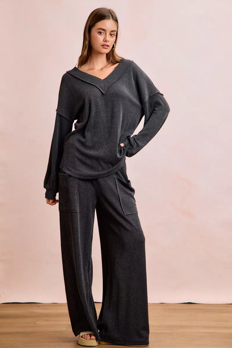 7174c533e38d43dcb16528d0b6a2af93-Max-Origin.jpg BiBi Two Tone Cord Rib Contrast Stitching V-Neck Top and Pants Set - Image 2