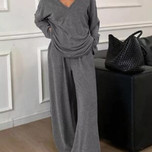 Plus Size Relaxed Fit V-Neck Top and Pants Set