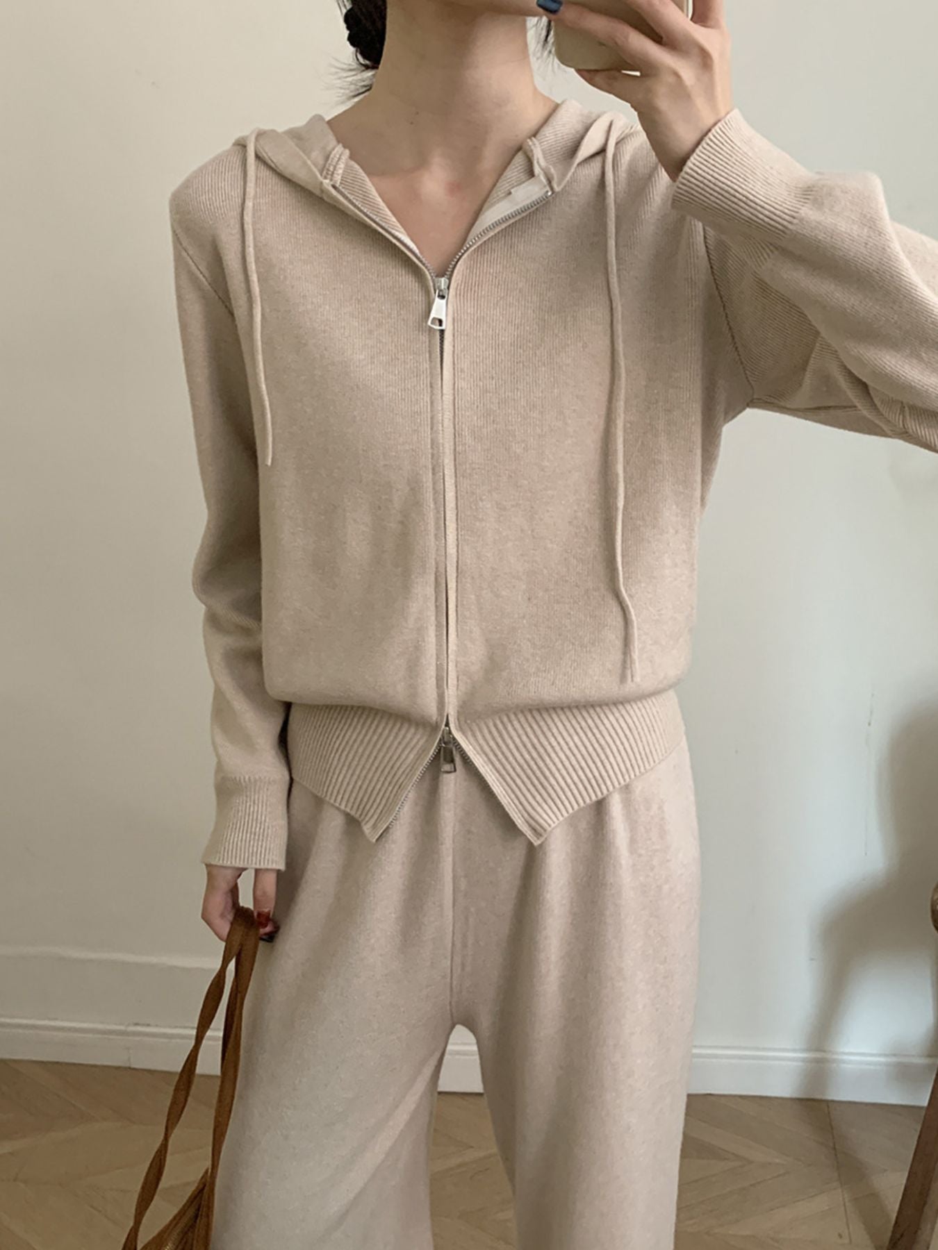 7f51c040-e5d5-4082-a25c-89a51cce187c-Max.jpg Zip Up Cardigan and Drawstring Wide Leg Pants Knit Set - Image 12