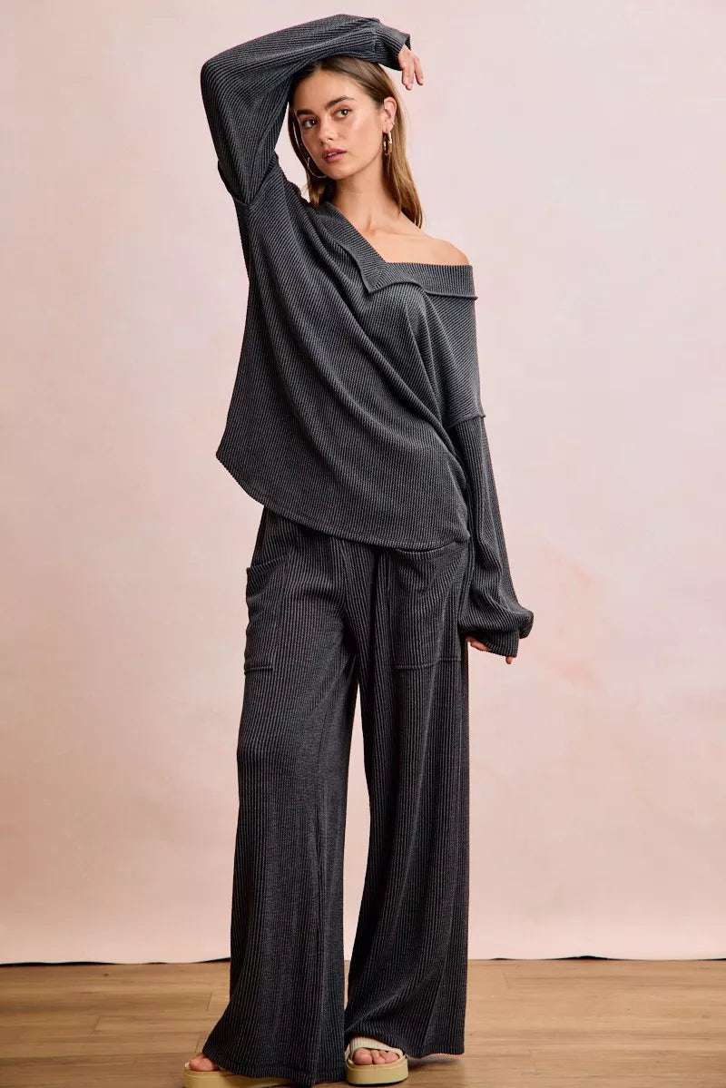 82df9c8a6d4c46649253f871b6df918c-Max-Origin.jpg BiBi Two Tone Cord Rib Contrast Stitching V-Neck Top and Pants Set - Image 7