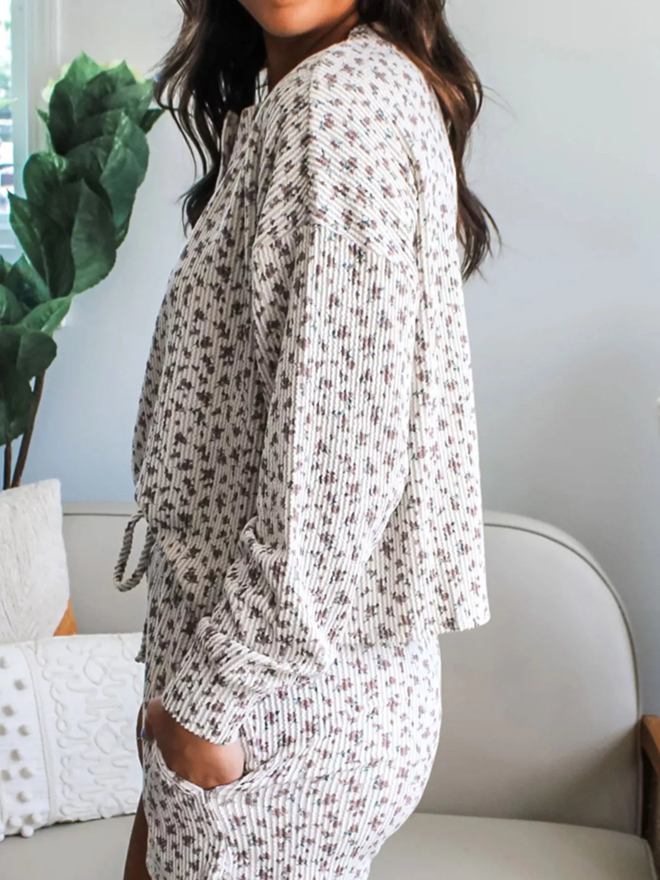 8aa66406-0c74-4204-8cbc-4448eb99edcb-Max-Origin.jpg Spiral Ribbed Floral Print Long Sleeve Henley Top Drawstring Short Set - Image 2