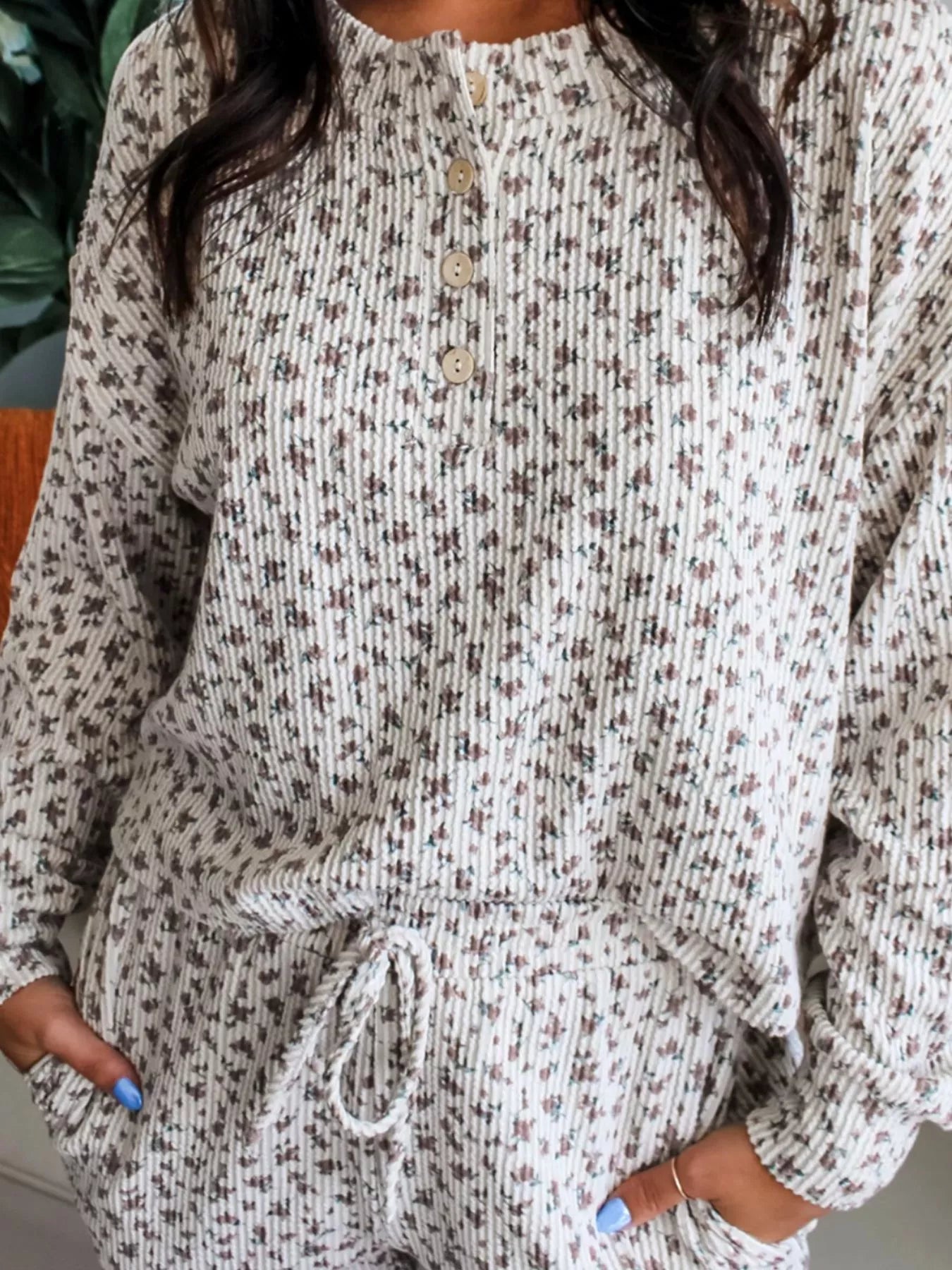 9144e749-95bf-4f8b-a20b-14747cf69a4d-Max-Origin.jpg Spiral Ribbed Floral Print Long Sleeve Henley Top Drawstring Short Set - Image 3
