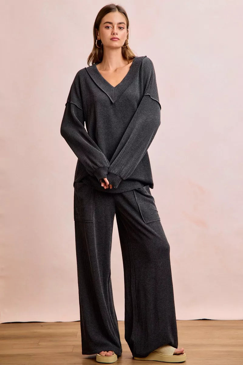 9d4acf2996054e8bbfd7fb5a0b0cd399-Max-Origin.jpg BiBi Two Tone Cord Rib Contrast Stitching V-Neck Top and Pants Set - Image 4