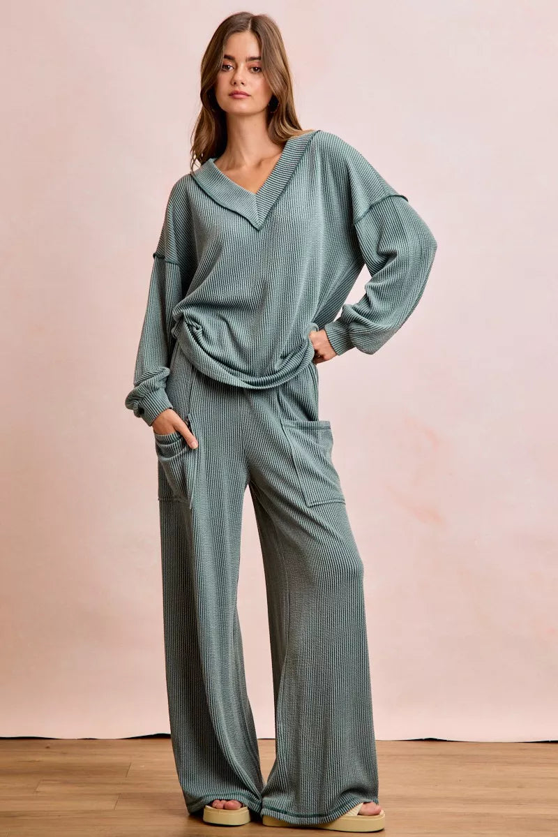a4b1f27eb4ce4898b3c67ed261008110-Max-Origin.jpg BiBi Two Tone Cord Rib Contrast Stitching V-Neck Top and Pants Set - Image 3