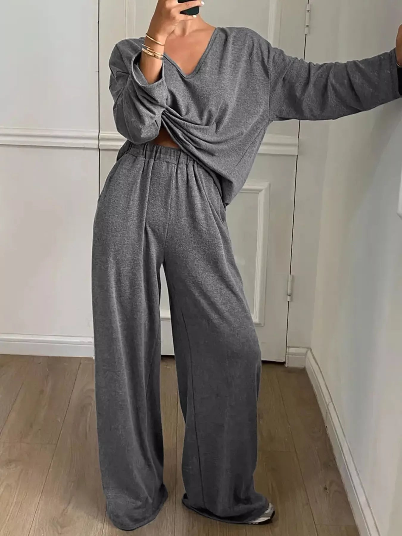 a92b7b4c-f68f-4632-ad0d-dc2345e5776b-Max-Origin.jpg Plus Size Relaxed Fit V-Neck Top and Pants Set - Image 3