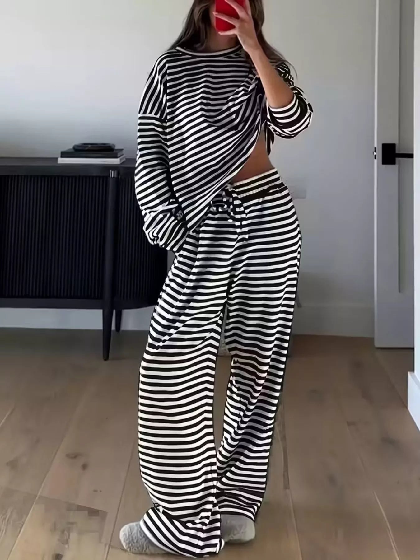 ff5c129c-7cf7-4185-915f-2e532a102703-Max-Origin.jpg Striped Round Neck Top and Pants Set - Image 3